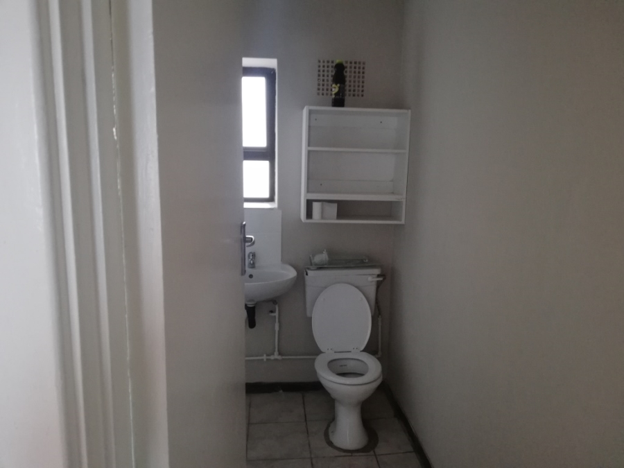 To Let 2 Bedroom Property for Rent in Quigney Eastern Cape